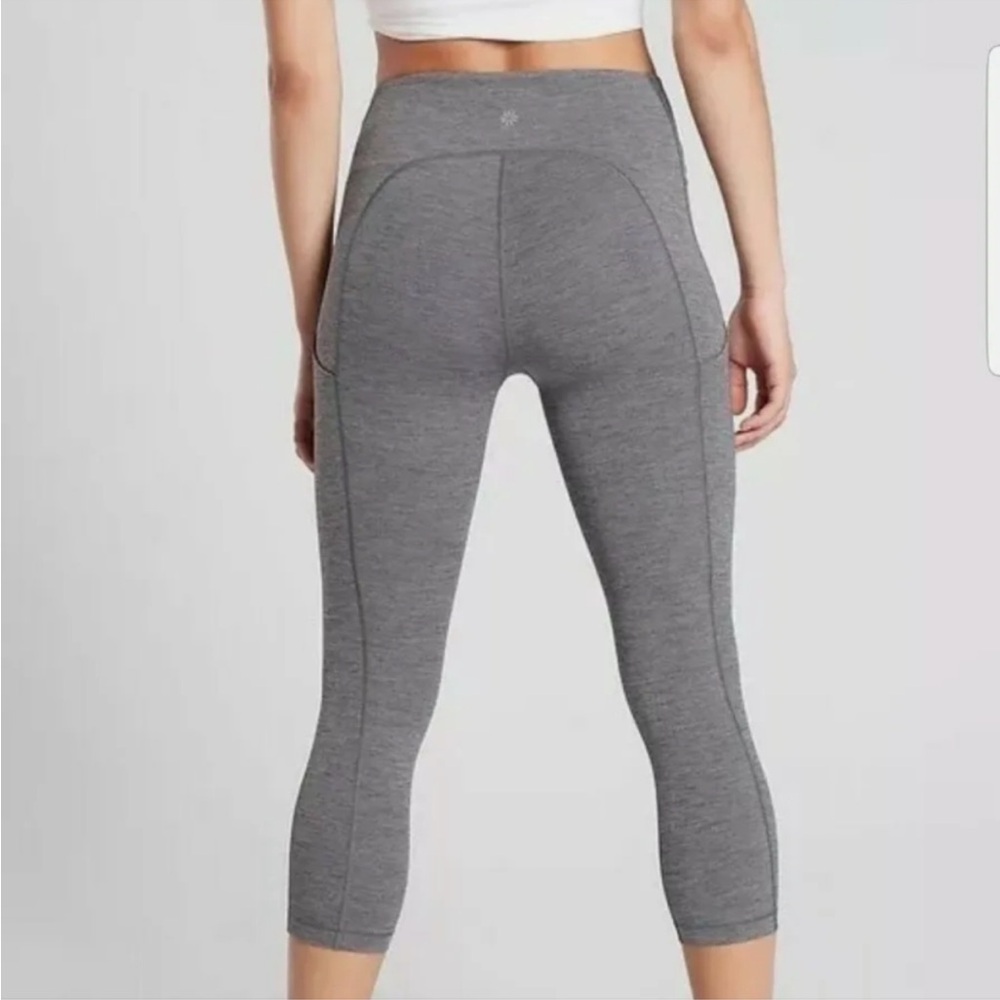 NWOT Athleta Charcoal Ultimate Stash Pocket 7/8 Tight